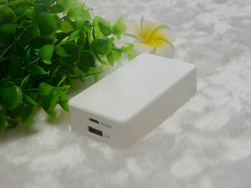 PD 20W+2.4A Foldable wall charger S-TR-146A(图3)